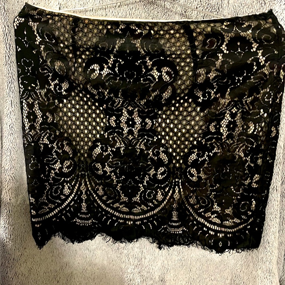 Bebe lace mini skirt